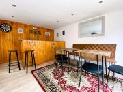 6 bedroom Semi detached house To Let