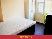 6 bedroom Semi detached house To Let