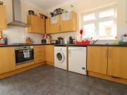 6 bedroom semi detached house to rent