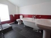6 bedroom semi detached house to rent