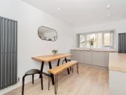 6 bedroom semi detached house to rent