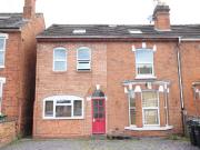 6 bedroom semi detached house to rent
