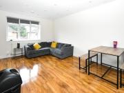 6 bedroom semi detached house to rent