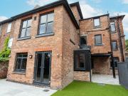 6 Bedroom Semi Detached House to Rent