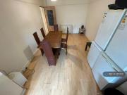 6 bedroom semi detached house to rent