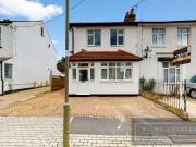 6 bedroom semi detached house to rent