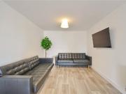 6 bedroom semi detached house to rent