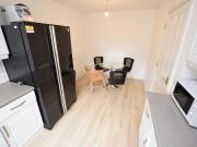 6 bedroom semi detached house to rent