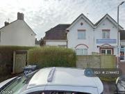 6 bedroom semi detached house to rent