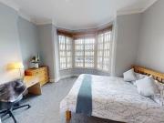 6 bedroom semi detached house to rent