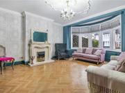 6 bedroom semi detached house to rent