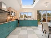 6 bedroom semi detached house to rent