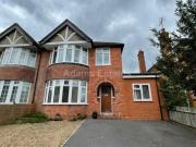 6 bedroom semi detached house to rent