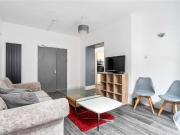 6 bedroom semi detached house to rent