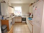 6 bedroom semi detached house to rent