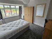 6 bedroom semi detached house to rent