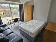 6 bedroom semi detached house to rent