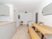 6 bedroom semi detached house to rent