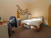 6 bedroom semi detached house to rent