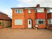 6 bedroom semi detached house to rent