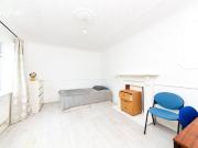 6 bedroom semi detached house to rent
