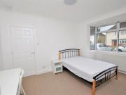 6 bedroom semi detached house to rent