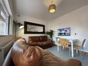 6 bedroom semi detached house to rent