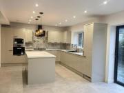 6 bedroom semi detached house to rent