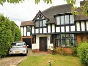 6 bedroom semidetached house for rent in Grange Crescent...
