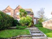 6 bedroom semidetached house for rent in Wavell Way...