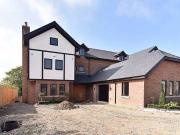 6 bedroom semidetached house for sale in Northwood Lane...