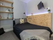 6 Bedroom Terraced House