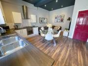 6 Bedroom Terraced House