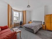 6 Bedroom Terraced House