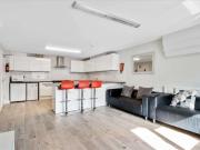 6 Bedroom Terraced House