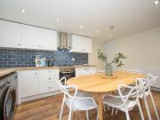 6 bedroom terraced house for rent in 79 Headingley...