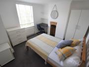 6 bedroom terraced house for rent in Donnington Road,...