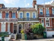 6 bedroom terraced house for rent in Hollingbury Road,...