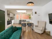 6 bedroom terraced house for rent in Oxford Street,...