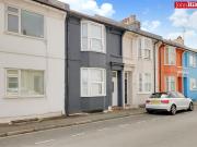 6 bedroom terraced house for rent in Park Crescent Road,...