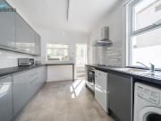 6 bedroom terraced house for rent in Queens Park Road,...