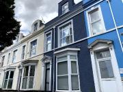 6 bedroom terraced house for rent in Walter Road,...