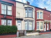 6 bedroom terraced house for sale