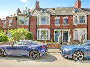 6 bedroom terraced house for sale