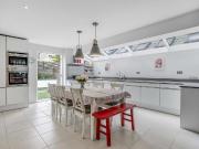 6 bedroom terraced house for sale