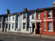 6 bedroom terraced house for sale in Beaconsfield Road,...