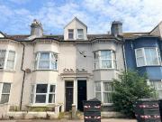 6 bedroom terraced house for sale in Viaduct Road,...