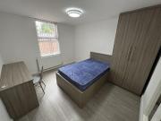 6 bedroom terraced house to rent