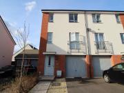 6 bedroom terraced house to rent