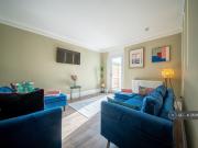 6 bedroom terraced house to rent